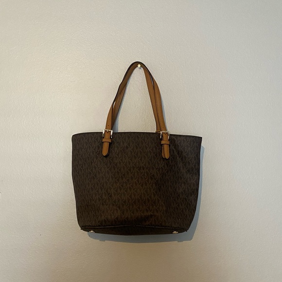 MICHAEL KORS PURSE - Picture 2 of 5